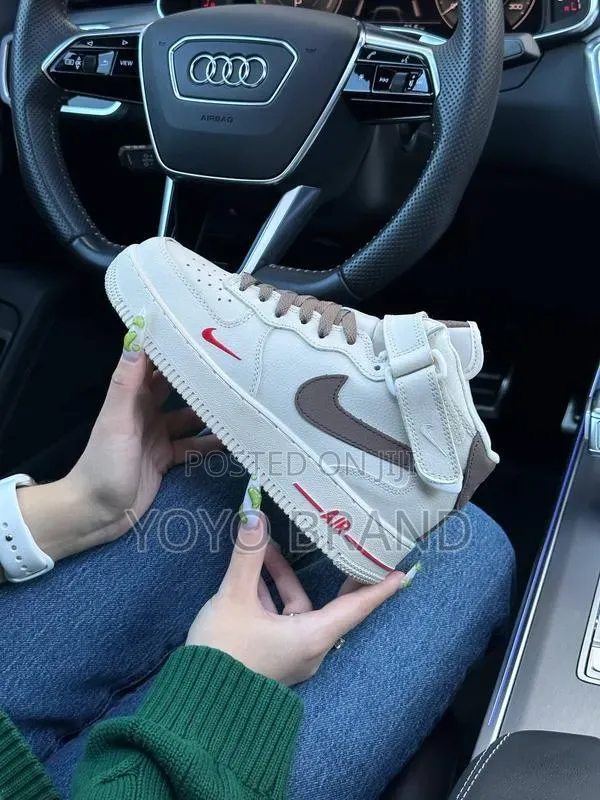 Nike Air Force 1 High-Top White/ Dark Brown