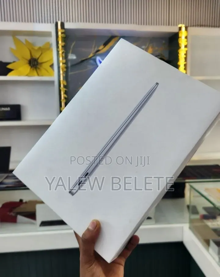 New Laptop Apple MacBook Air 2020 M1 8GB Apple M1 SSD 256GB