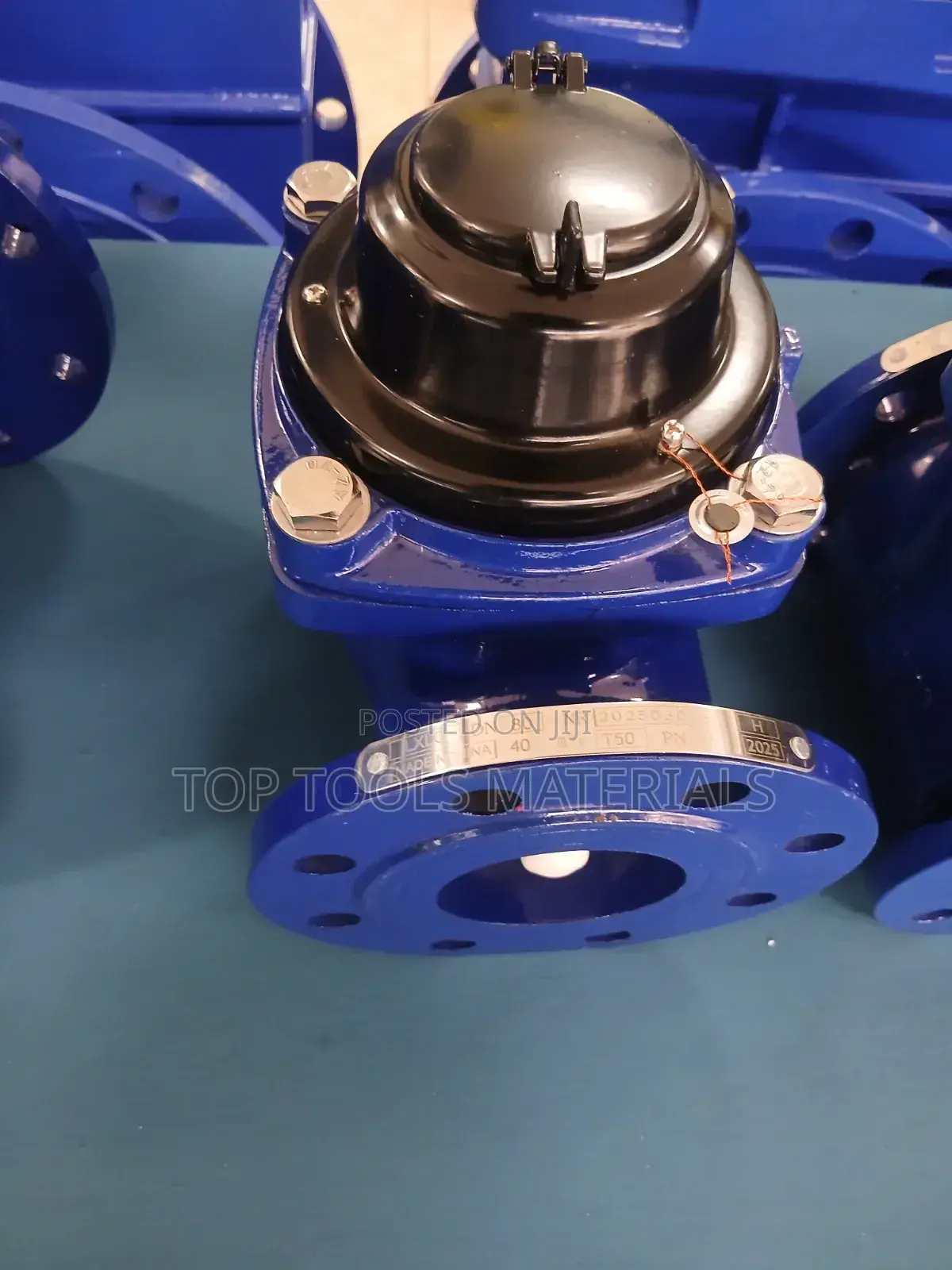 Pilot-Operated Hydraulic Control Valve (Resembling a Pressure Reducing