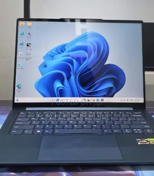 New Laptop Lenovo 16GB AMD Ryzen 7 SSD 512GB