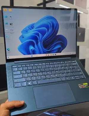 New Laptop Lenovo 16GB AMD Ryzen 7 SSD 512GB