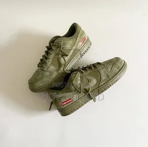 Nike SB Dunk Low X Supreme Olive Green Unisex Sneakers