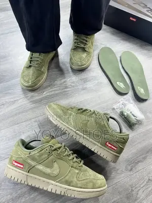 Nike SB Dunk Low X Supreme Olive Green Unisex Sneakers
