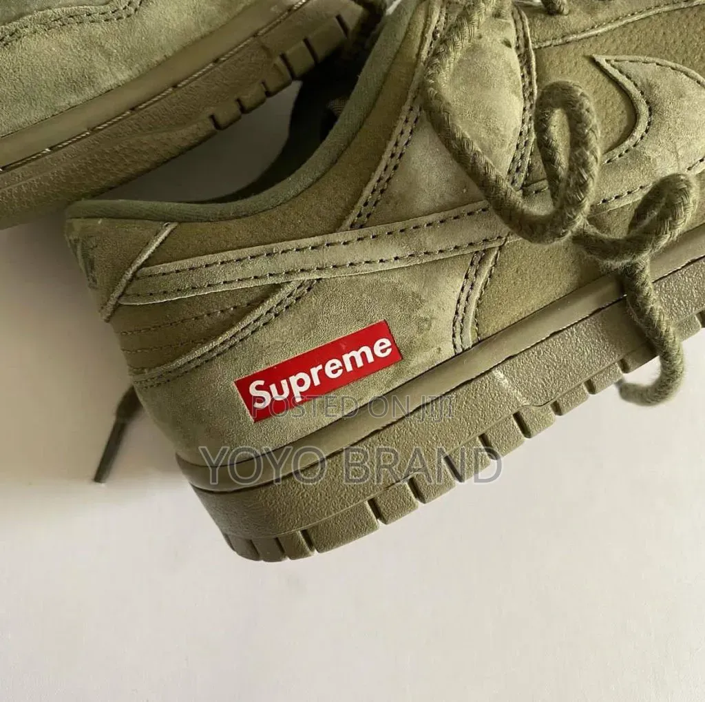 Nike SB Dunk Low X Supreme Olive Green Unisex Sneakers