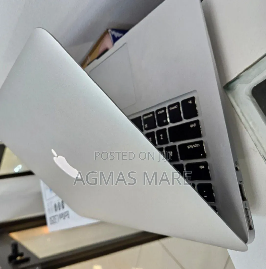 New Laptop Apple MacBook Air 2013 4GB Intel Core i5 SSD 128GB