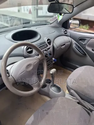 Toyota Platz 2002 Ivory