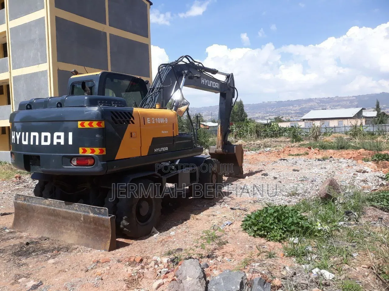 Hyundai Wheel Excavator