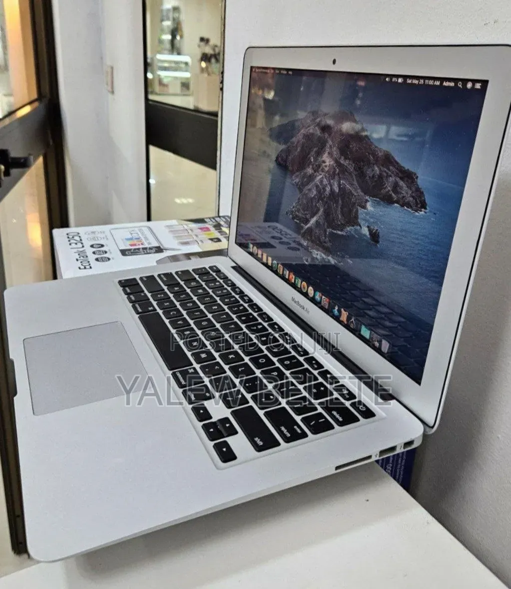 New Laptop Apple MacBook Air 2013 4GB Intel Core i5 SSD 128GB
