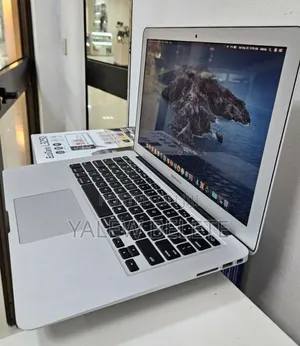 New Laptop Apple MacBook Air 2013 4GB Intel Core i5 SSD 128GB