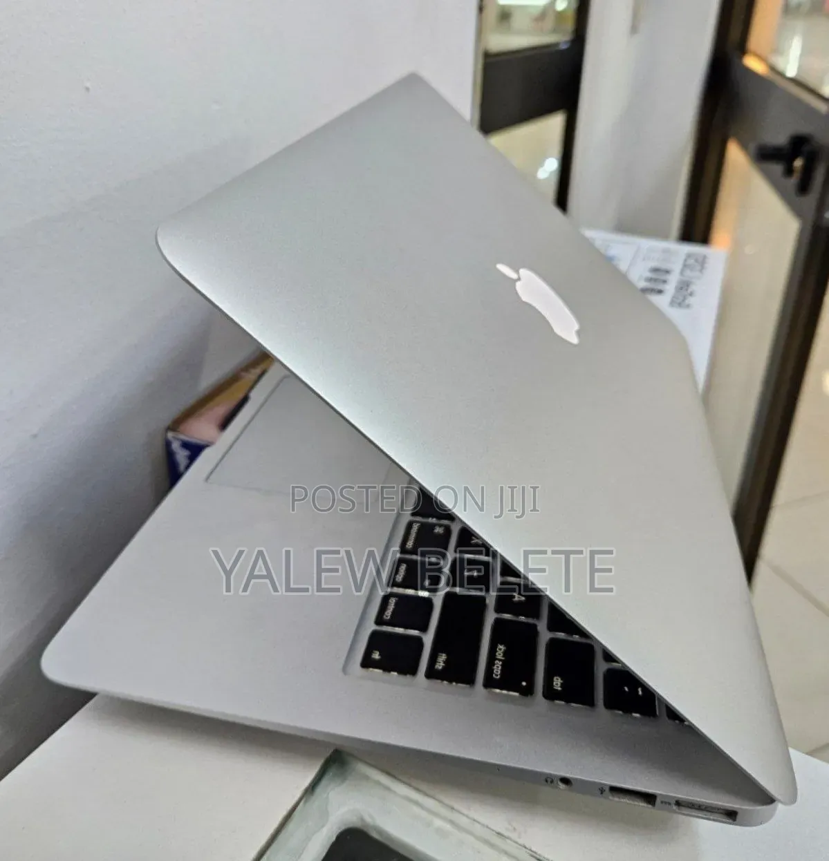 New Laptop Apple MacBook Air 2013 4GB Intel Core i5 SSD 128GB
