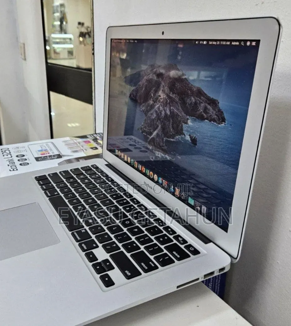 New Laptop Apple MacBook Air 2013 4GB Intel Core i5 SSD 128GB