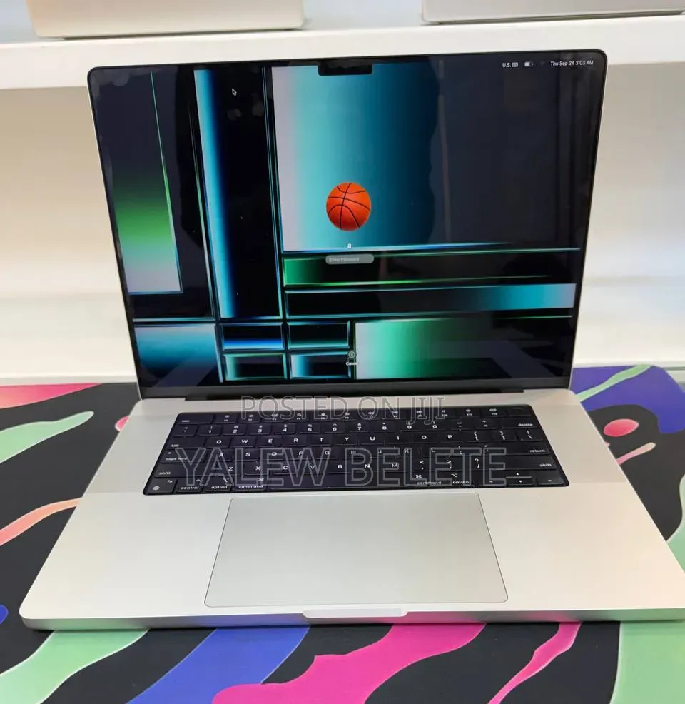 New Laptop Apple MacBook Pro 2021 M1 16GB Apple M1 Pro SSD 512GB