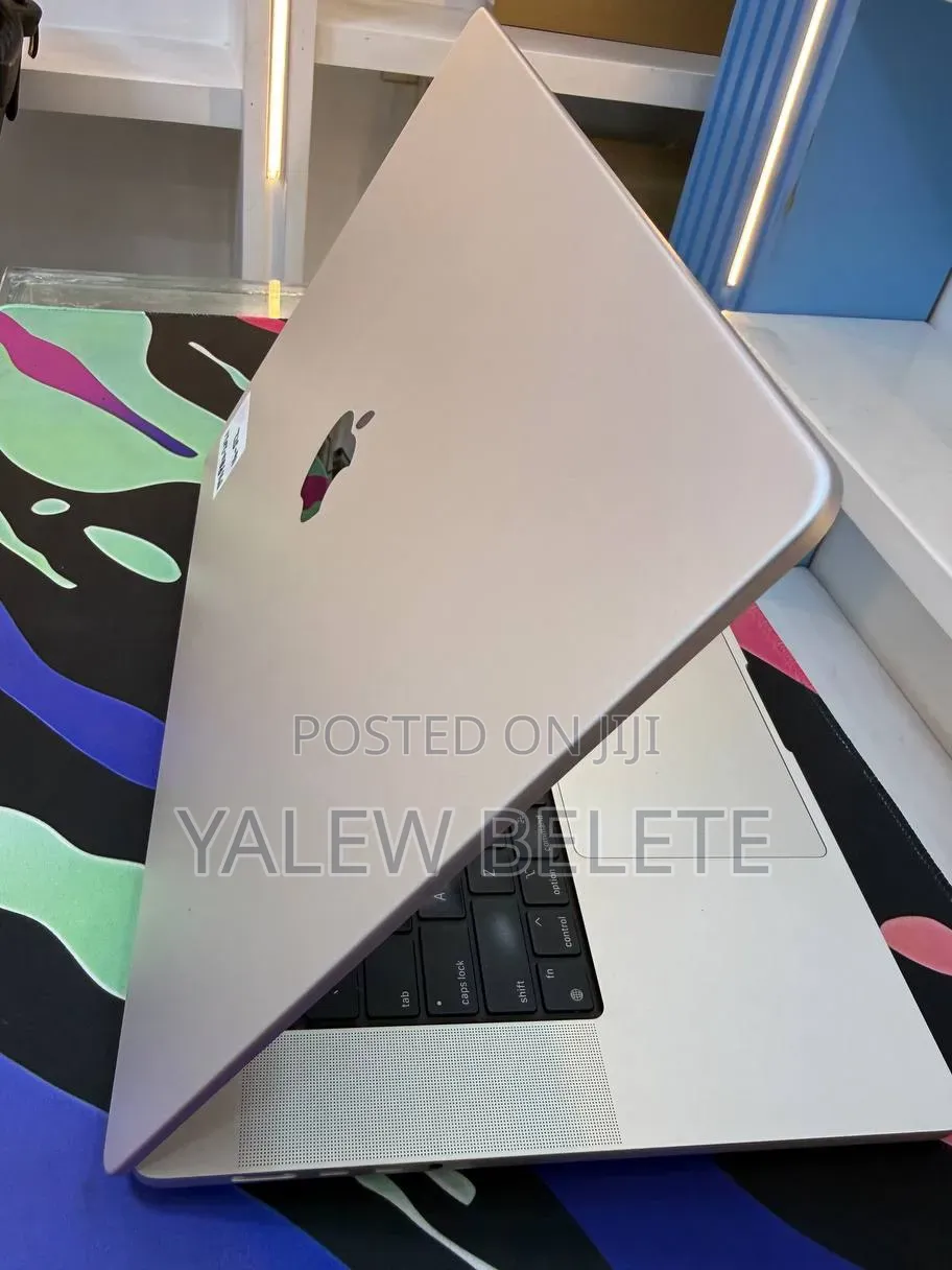 New Laptop Apple MacBook Pro 2021 M1 16GB Apple M1 Pro SSD 512GB