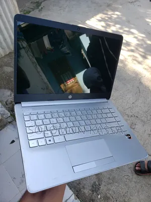 Laptop HP 4GB AMD Ryzen 3 HDD 1T