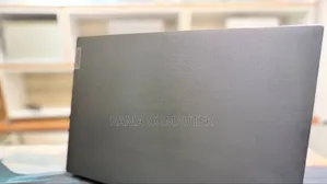 New Laptop Lenovo 8GB Intel Core i5 SSD 512GB