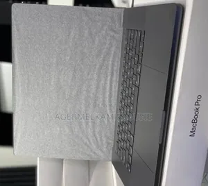 New Laptop Apple MacBook Air 2025 M4 16GB Intel Core i5 SSD 1T