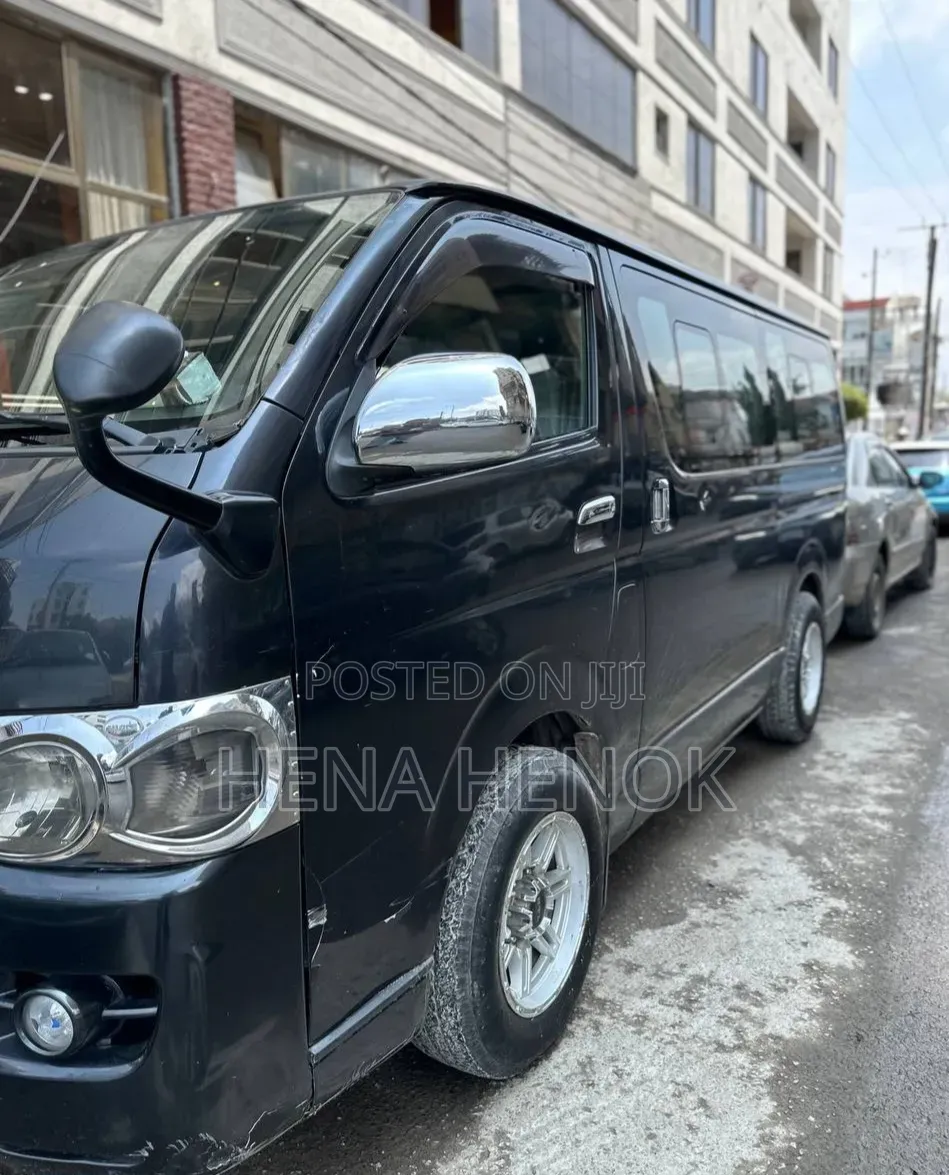 Toyota HiAce 2007 Black