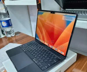 New Laptop Apple MacBook Air 2022 M2 8GB Apple M2 SSD 256GB