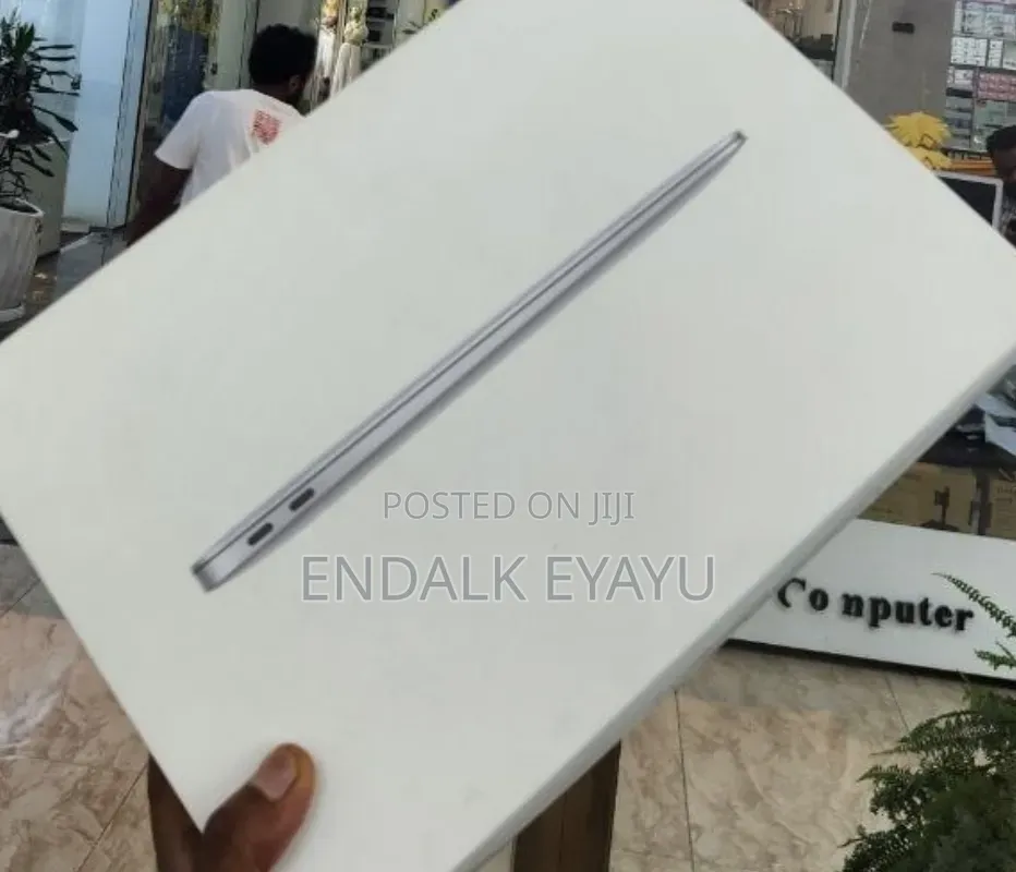 New Laptop Apple MacBook Air 2020 M1 8GB Apple M1 SSD 256GB