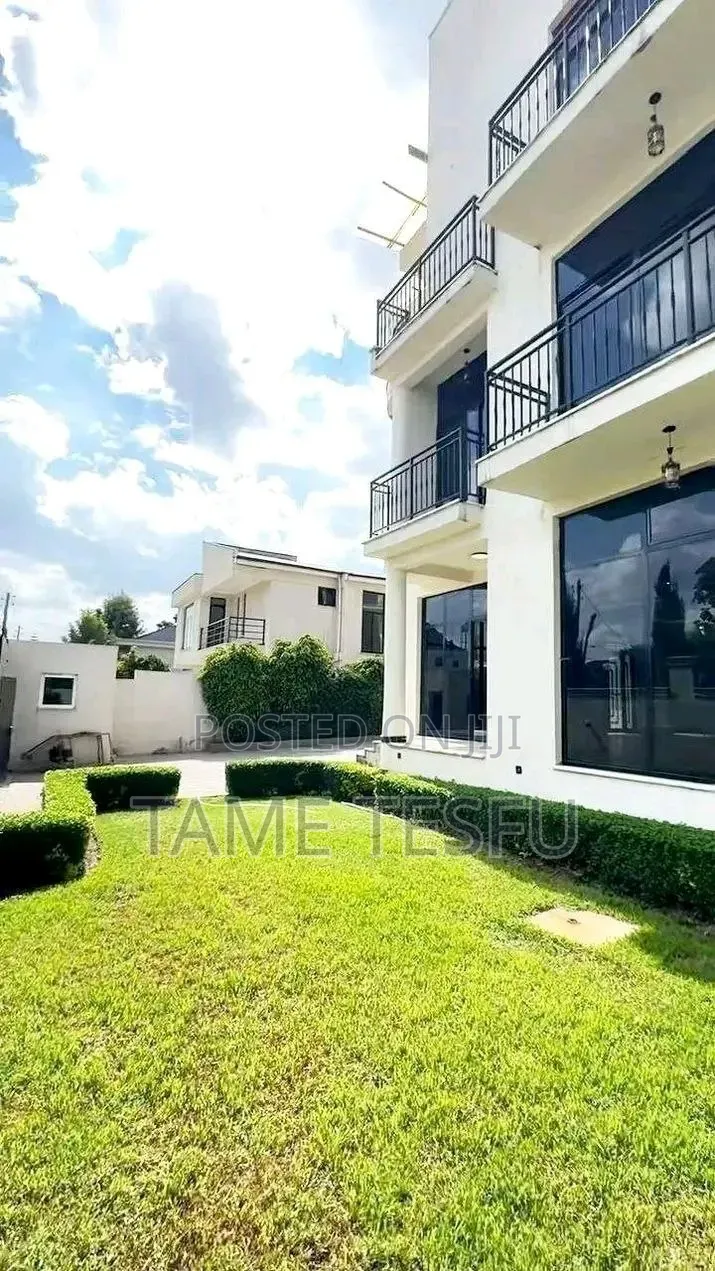 Furnished 8bdrm House in ሀያት, Bole for sale