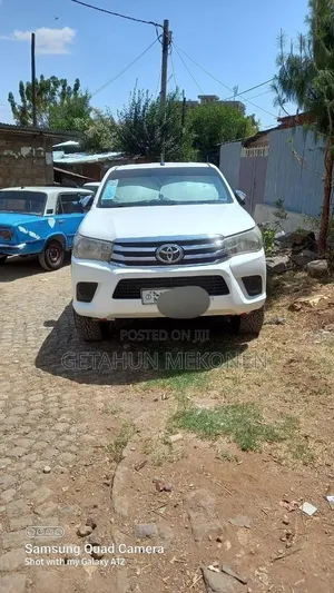 Toyota Hilux 2017 White