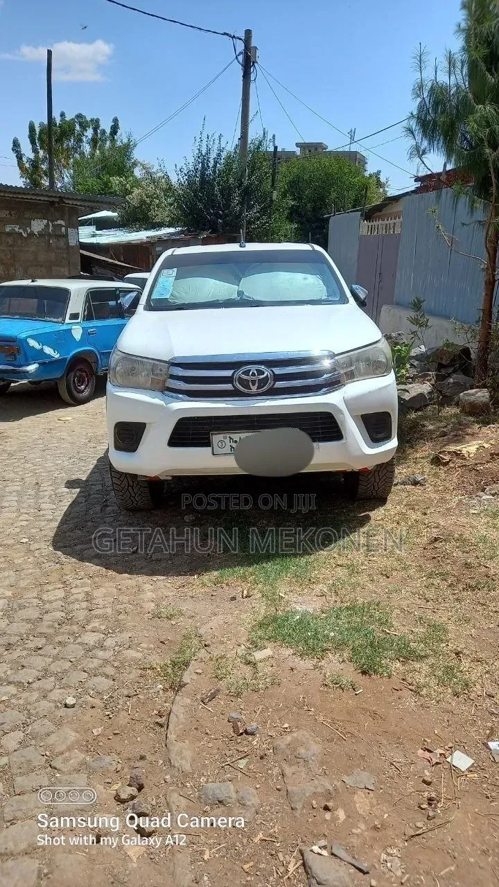Toyota Hilux 2017 White