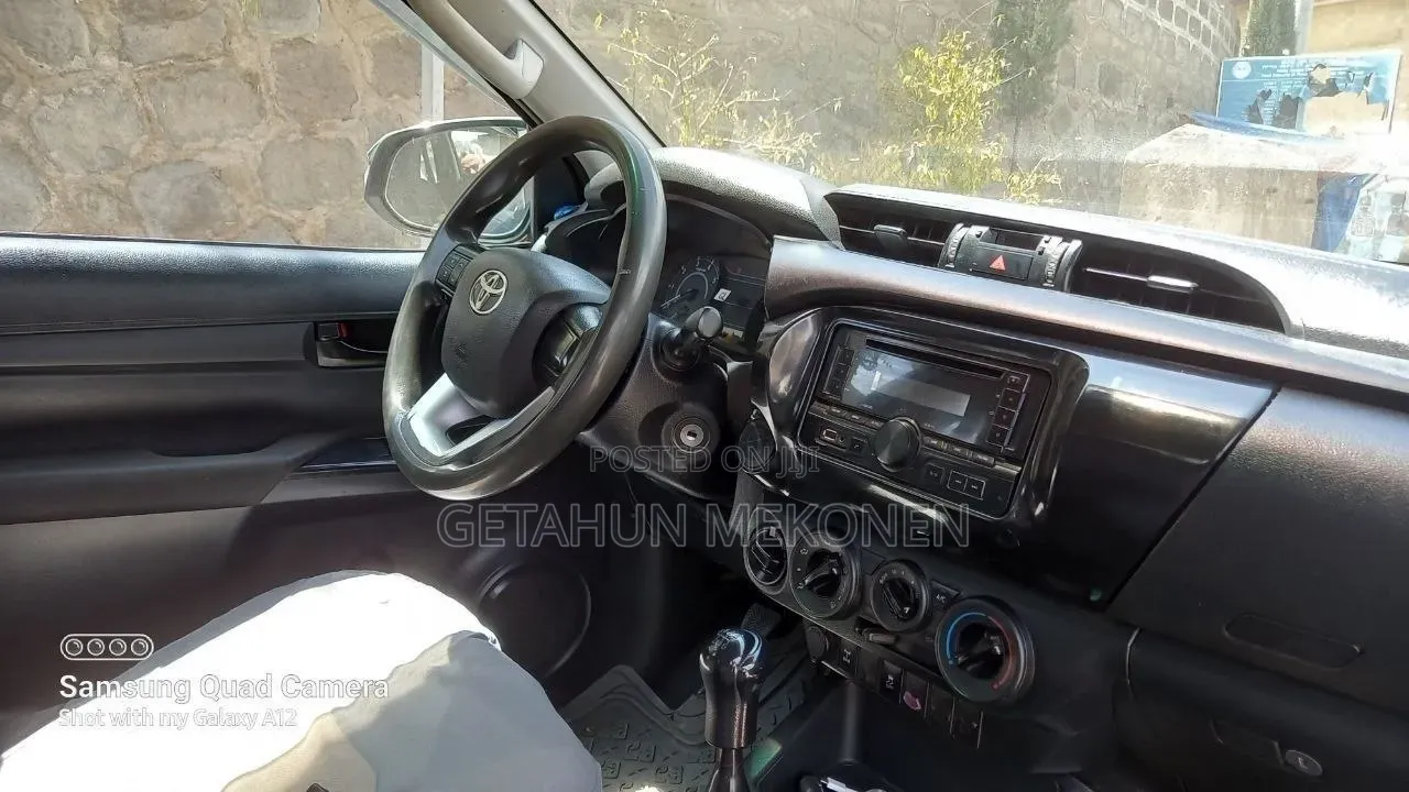 Toyota Hilux 2017 White
