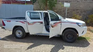 Toyota Hilux 2017 White