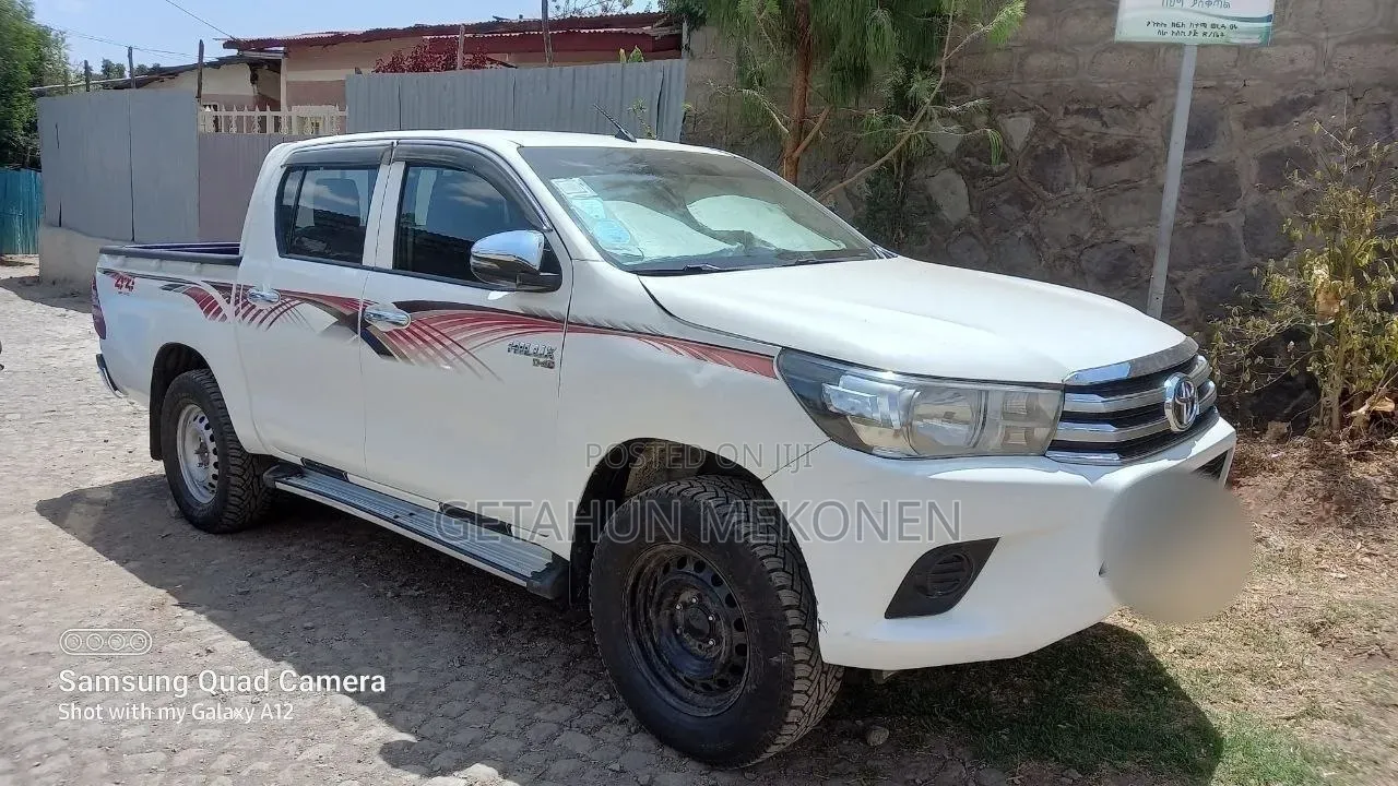 Toyota Hilux 2017 White