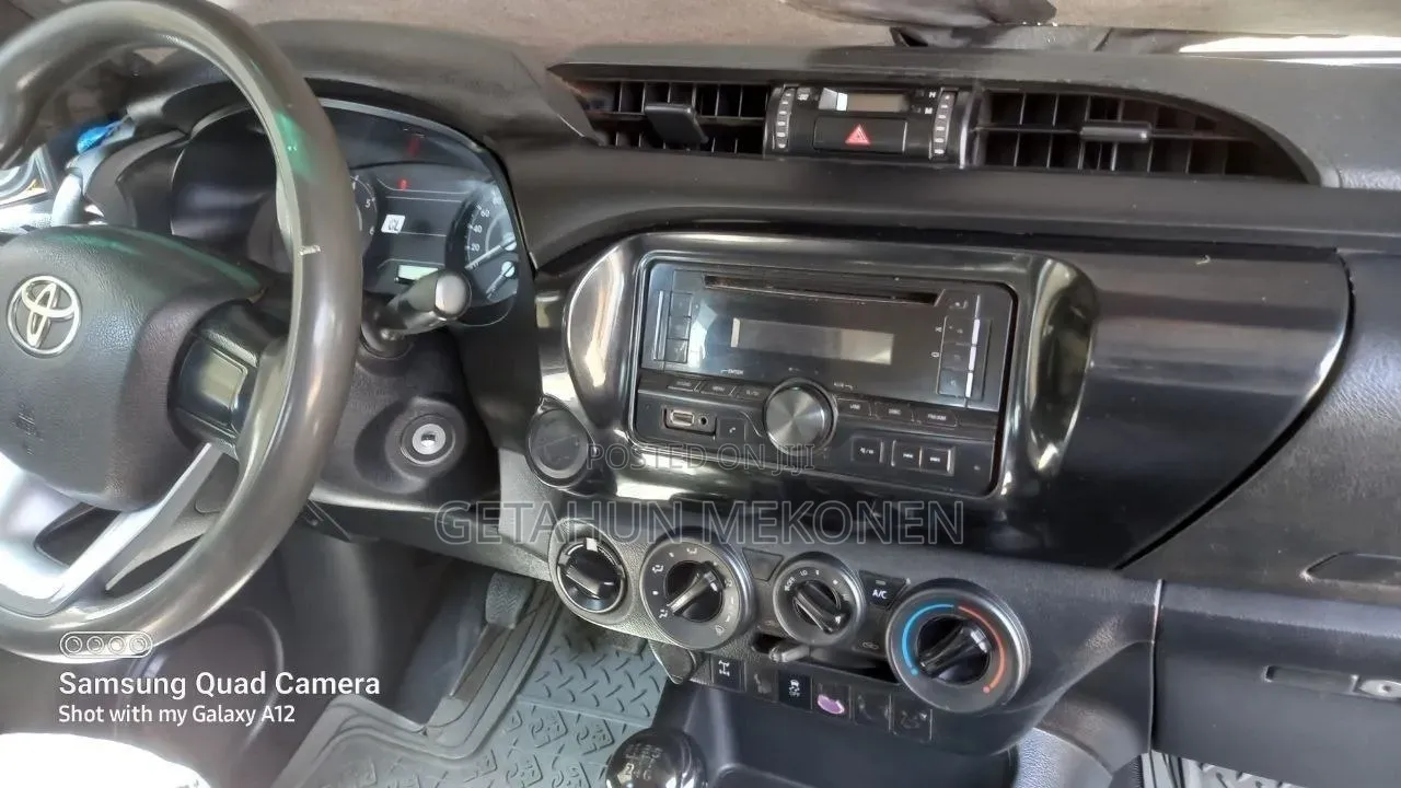 Toyota Hilux 2017 White