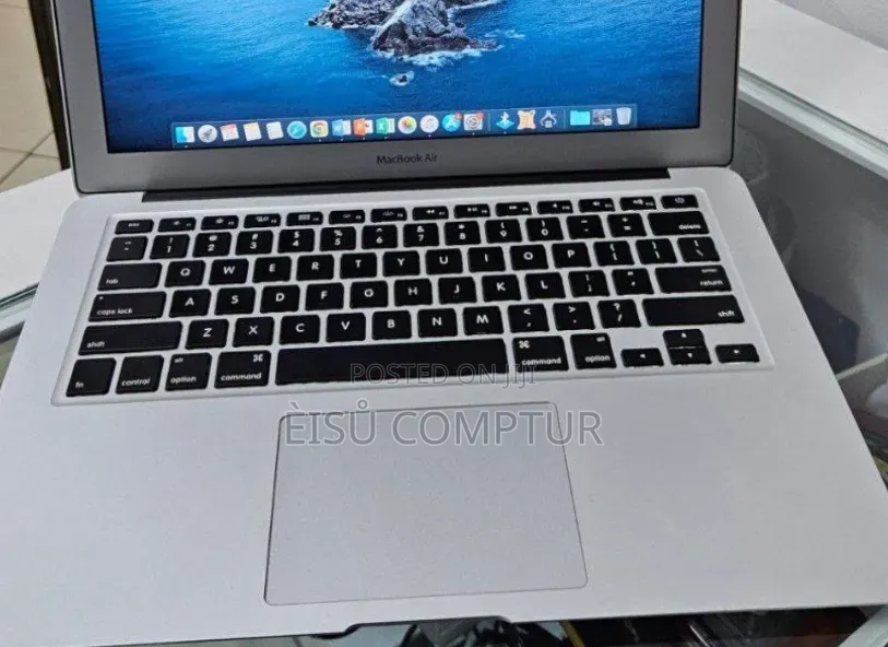 New Laptop Apple MacBook Air 2013 4GB Intel Core i5 SSD 128GB
