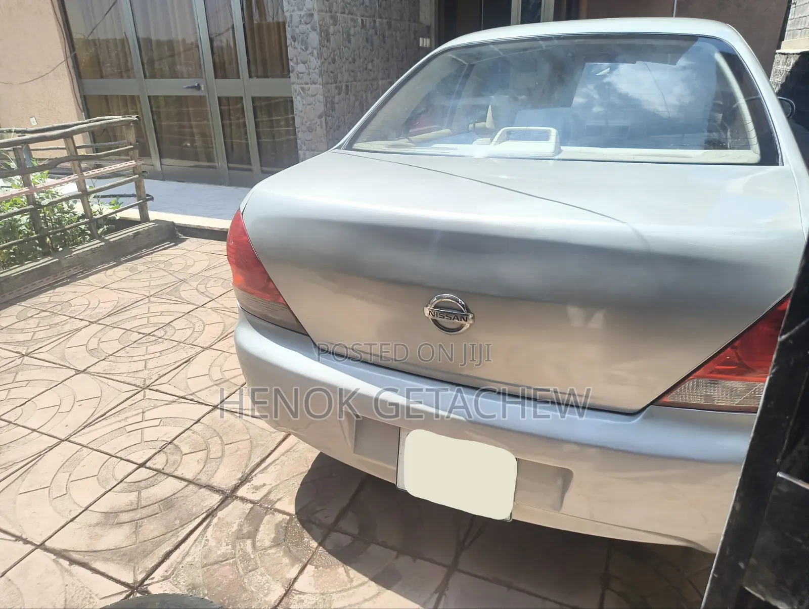 Nissan Sunny 2011 Silver