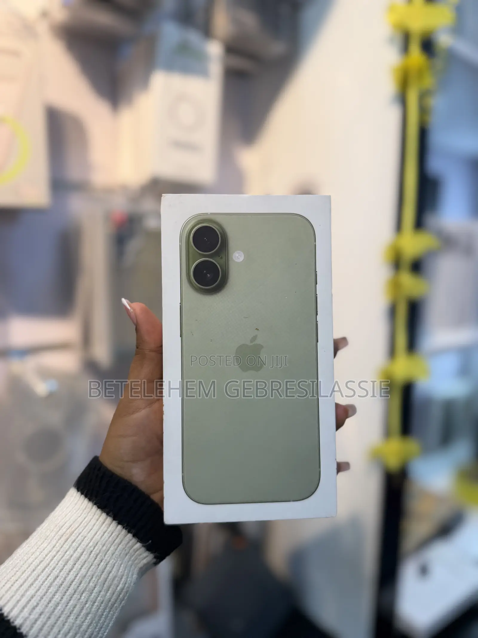 New Apple iPhone 17 256 GB Green