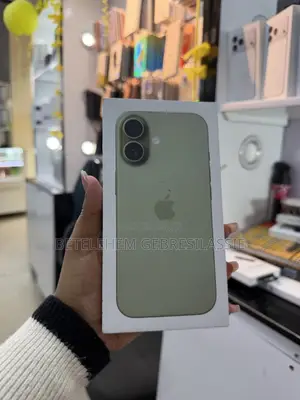 New Apple iPhone 17 256 GB Green