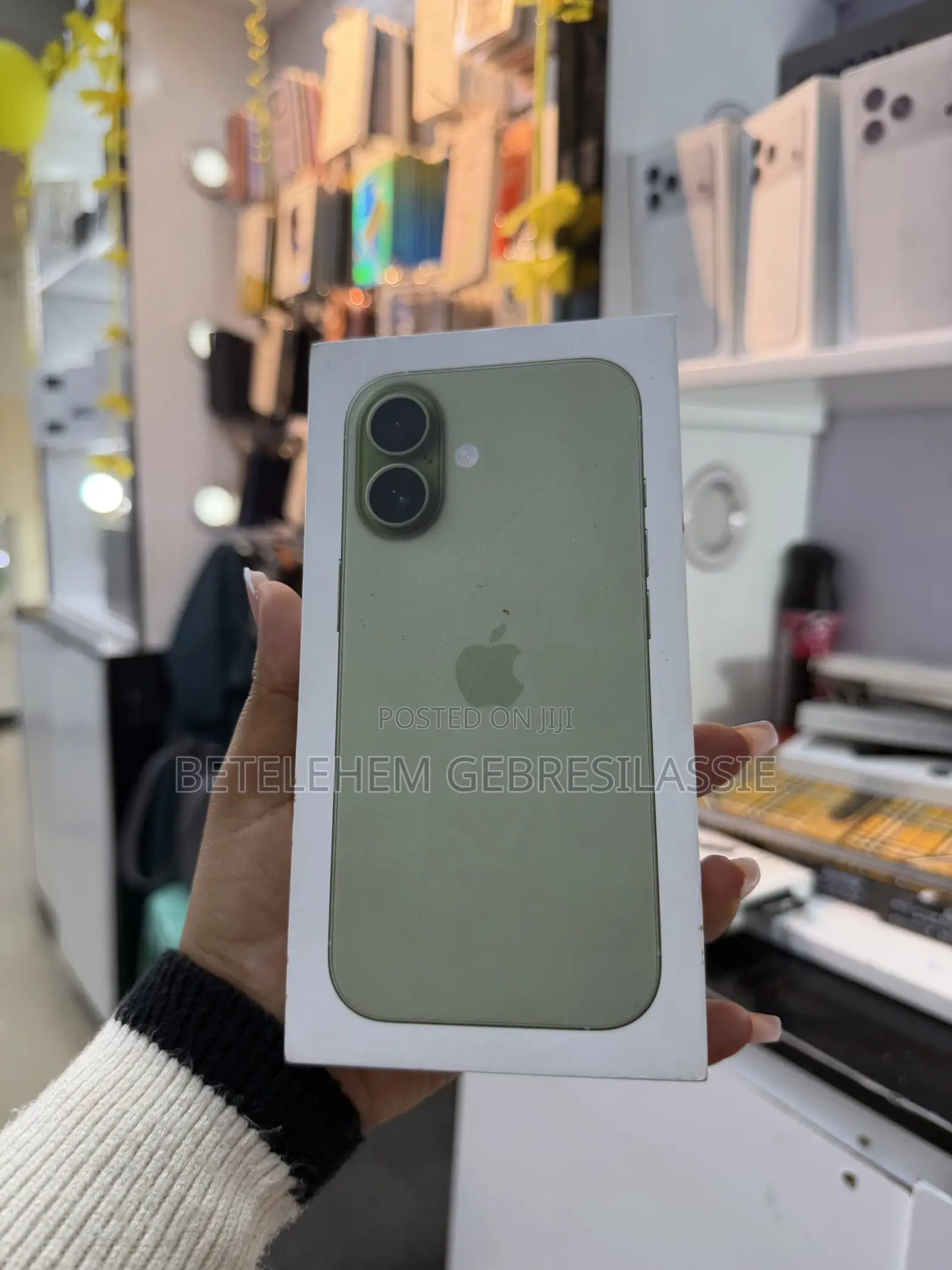 New Apple iPhone 17 256 GB Green