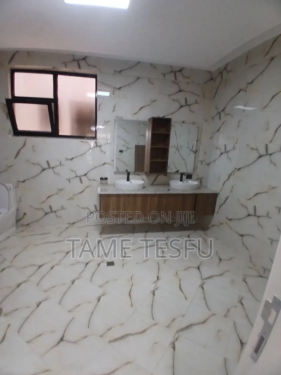 Furnished 8bdrm House in ሀያት ዞን ዉስጥ, Bole for sale