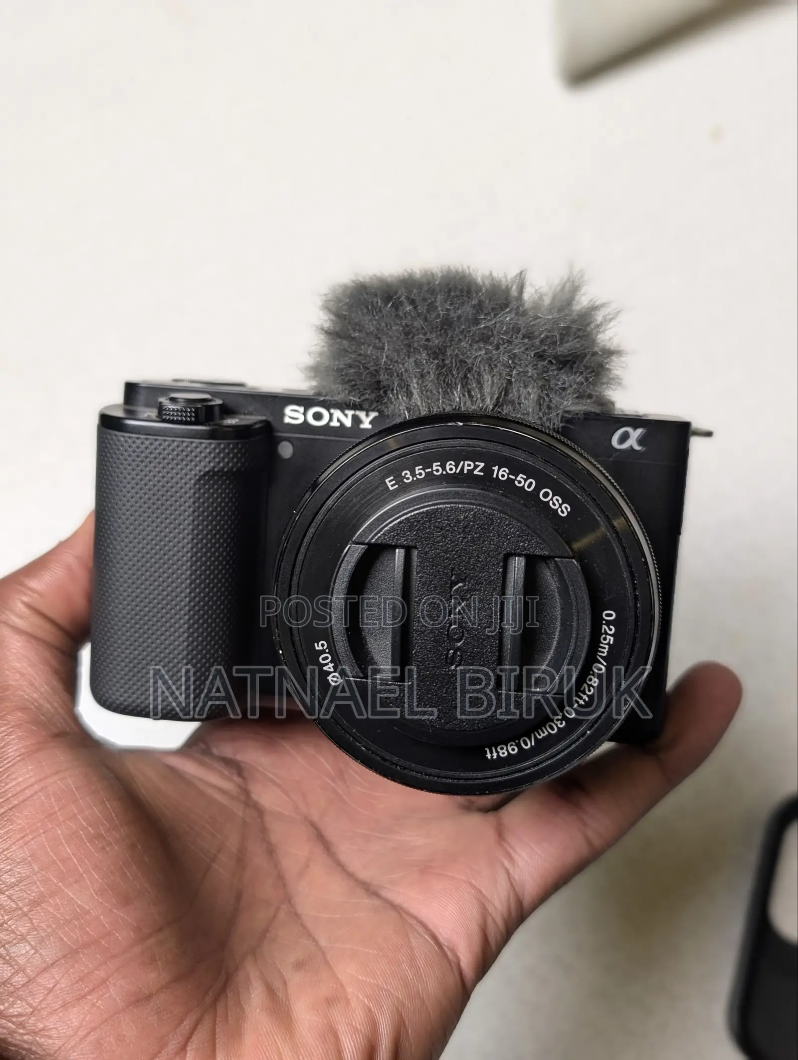 Sony Zv-E10 With 4 Battery’s Urgent