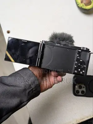 Sony Zv-E10 With 4 Battery’s Urgent