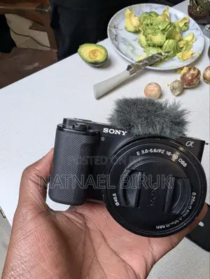 Sony Zv-E10 With 4 Battery’s Urgent