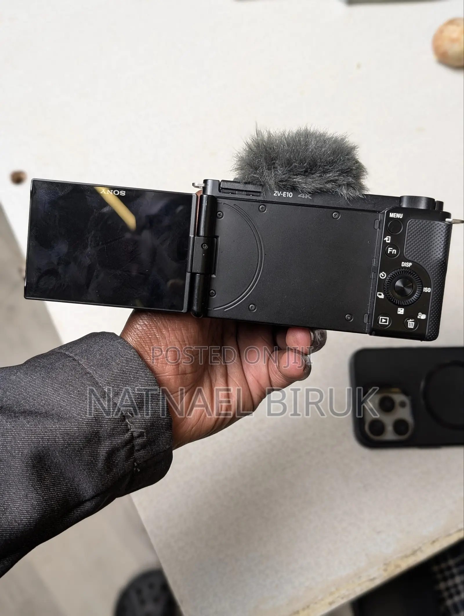 Sony Zv-E10 With 4 Battery’s Urgent