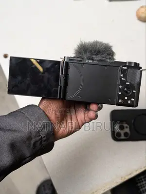 Sony Zv-E10 With 4 Battery’s Urgent