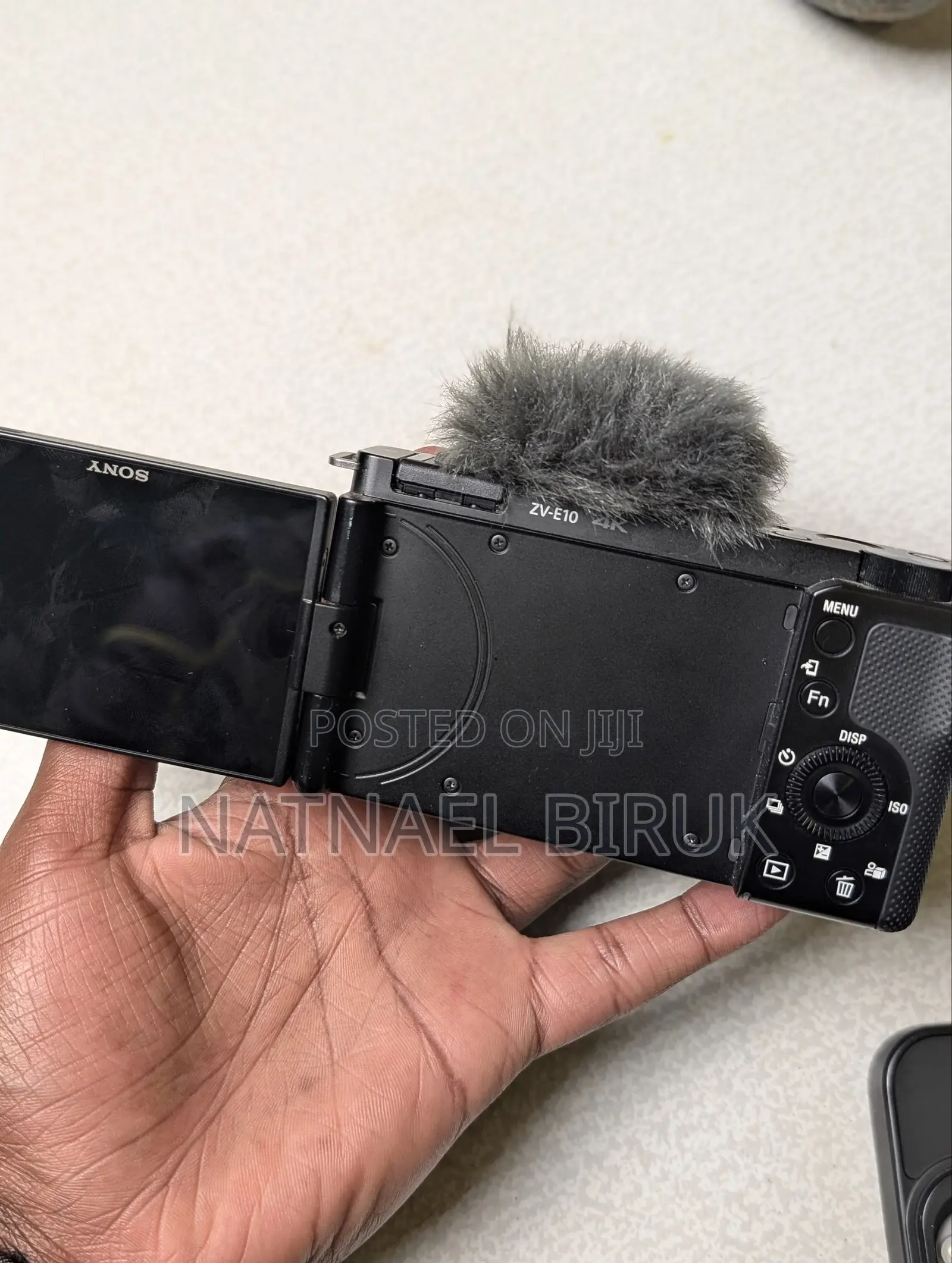 Sony Zv-E10 With 4 Battery’s Urgent