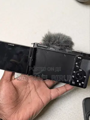 Sony Zv-E10 With 4 Battery’s Urgent