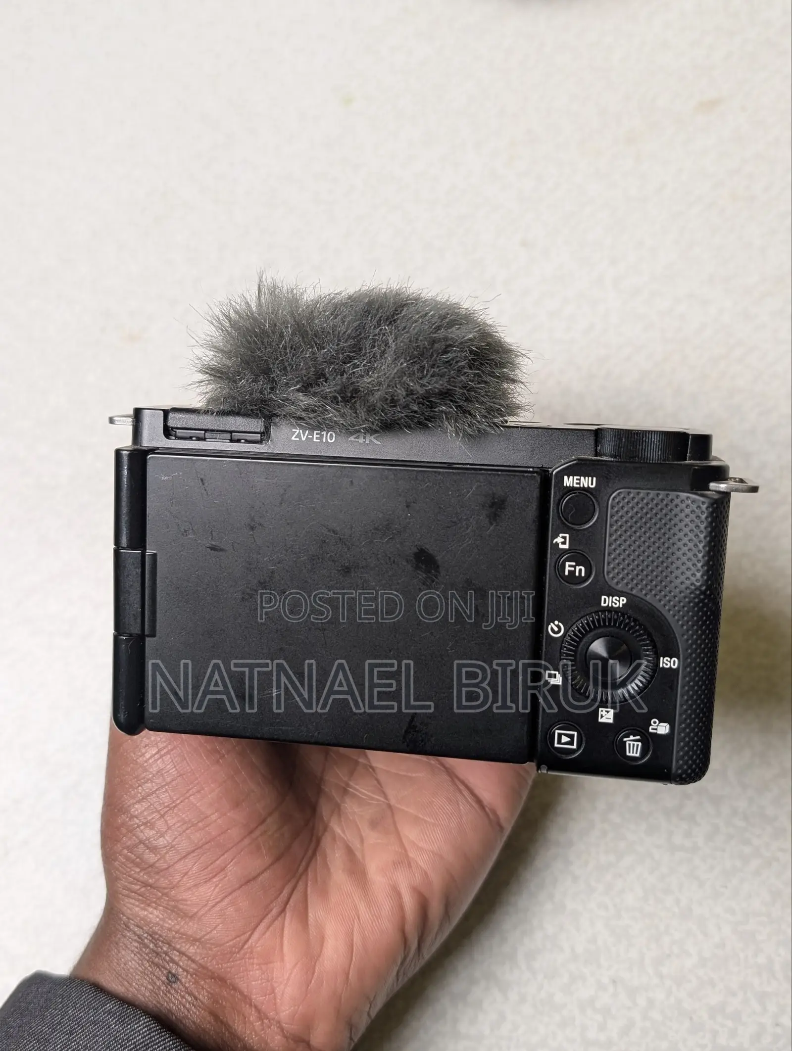Sony Zv-E10 With 4 Battery’s Urgent