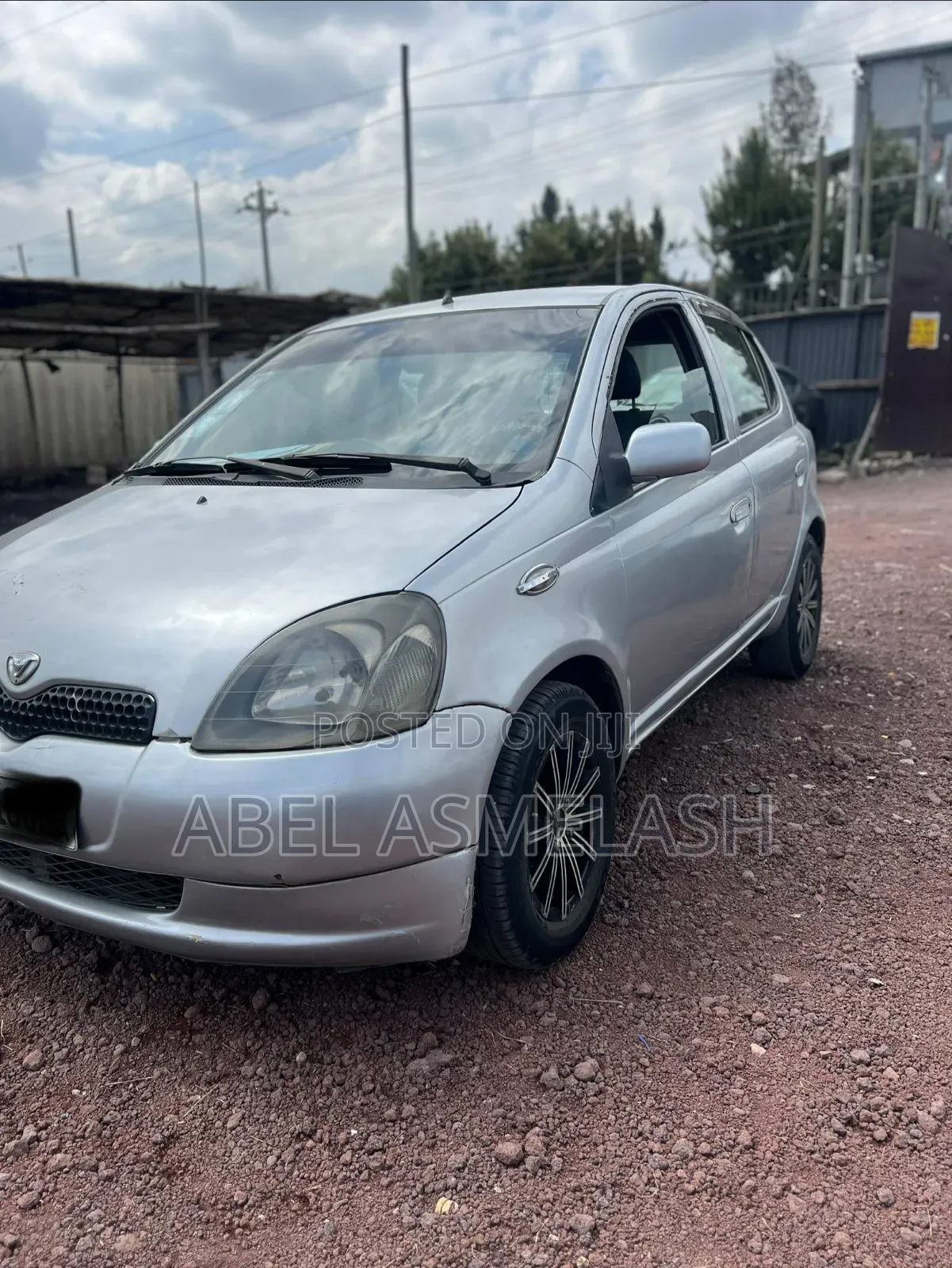 Toyota Vitz 2001 Silver