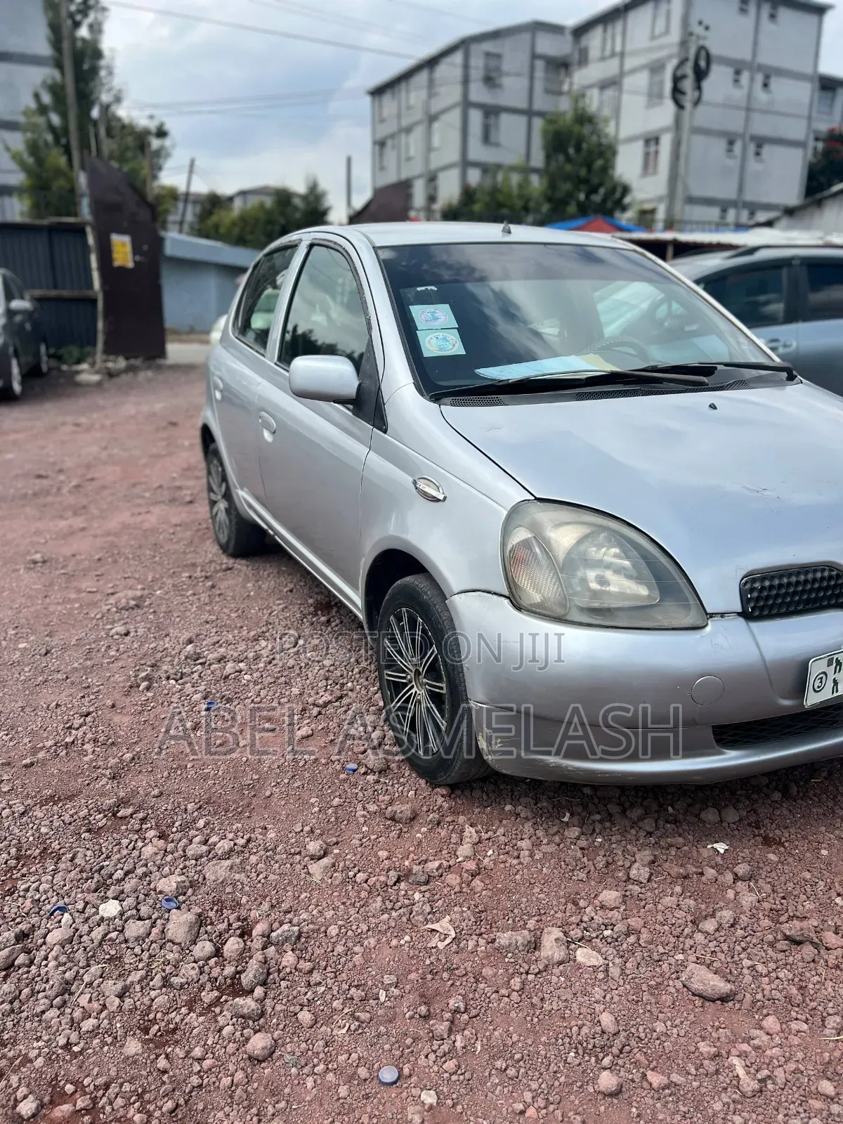 Toyota Vitz 2001 Silver