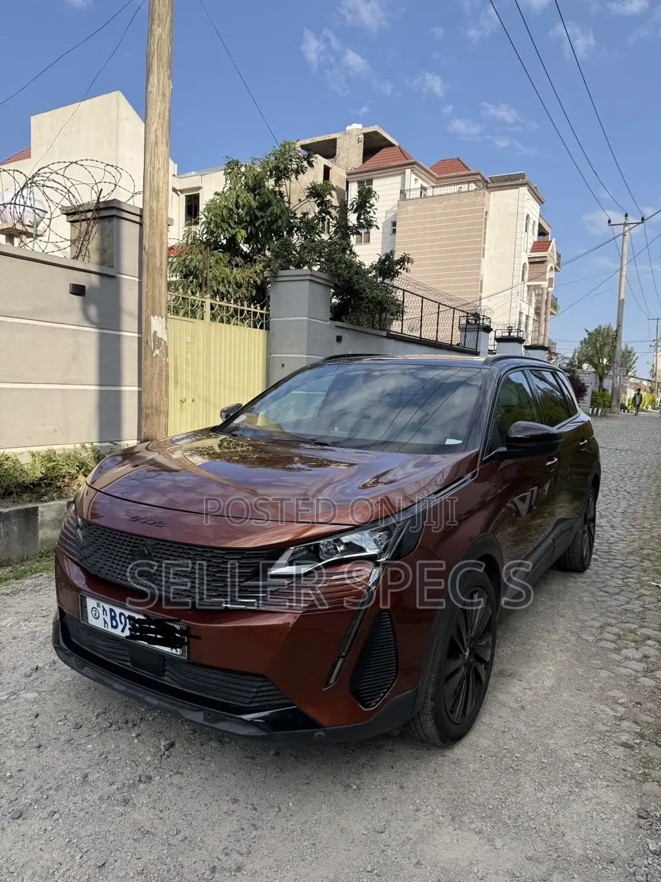 Peugeot 5008 2021 Brown