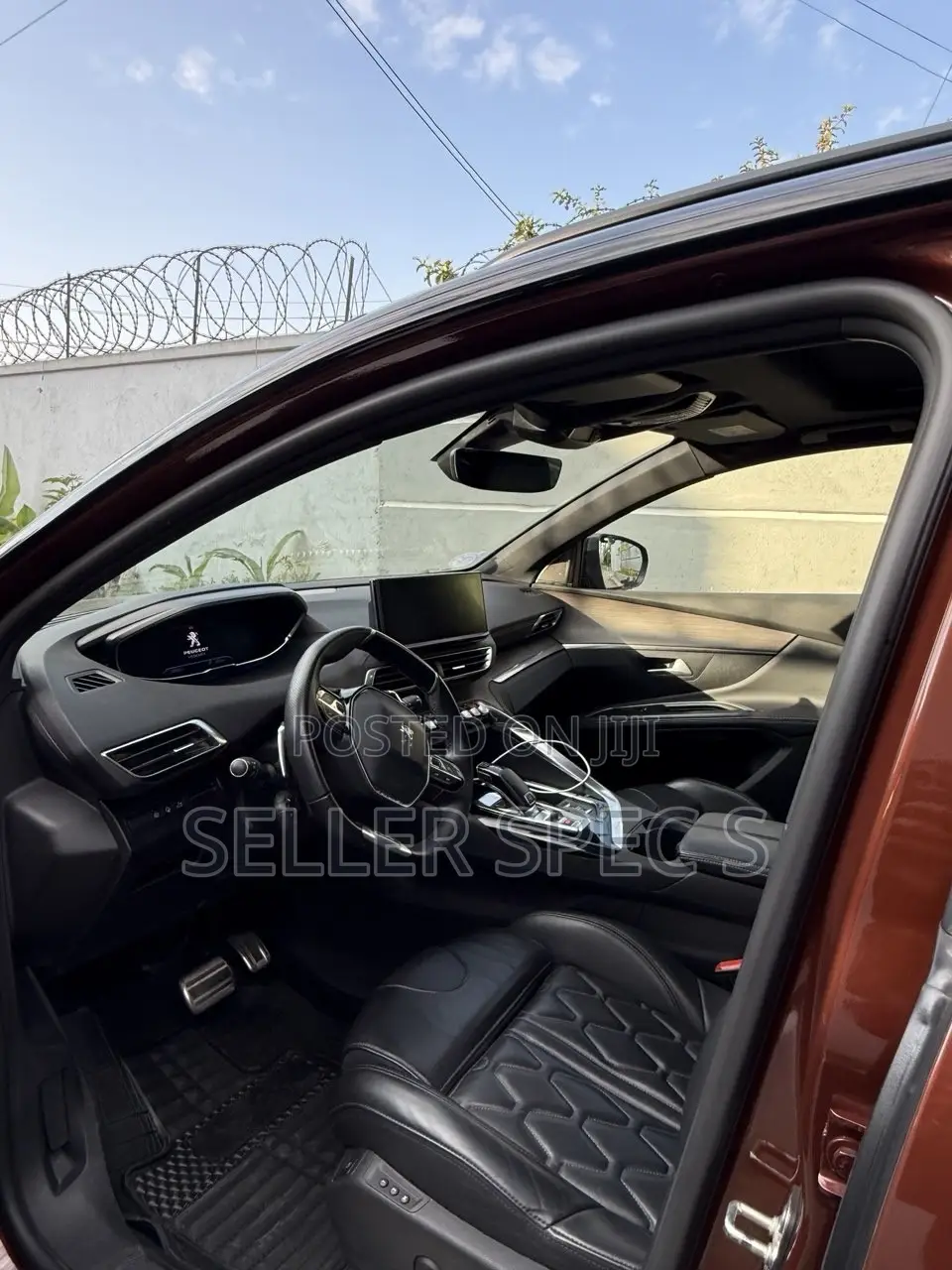 Peugeot 5008 2021 Brown