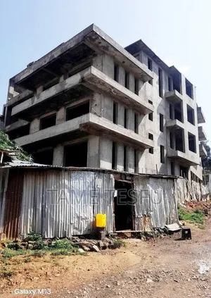 8bdrm House in Hayat, Bole for sale