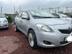 Toyota Belta 2010 Silver